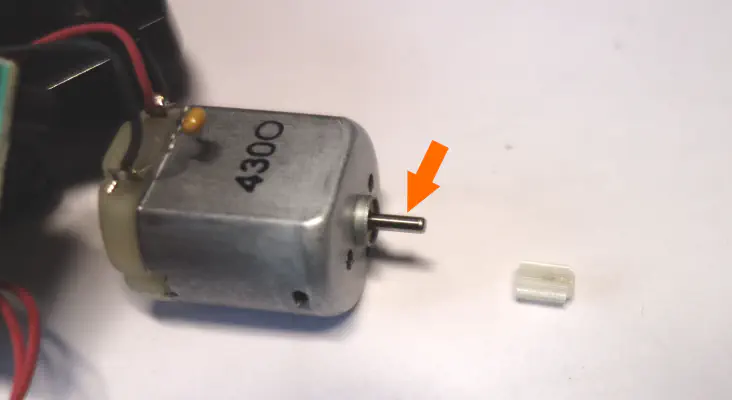 Location where to add some glue to fix the output gear motor issue